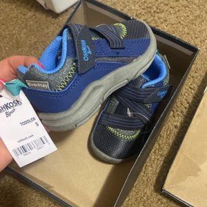 OshKosh shoes toddler size 5